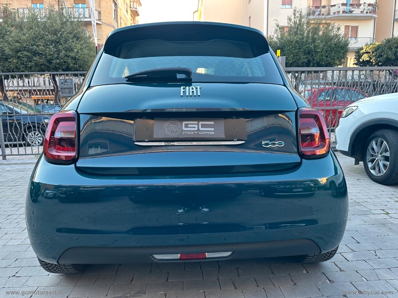 Fiat 500 500e Berlina 42 kWh La Prima
