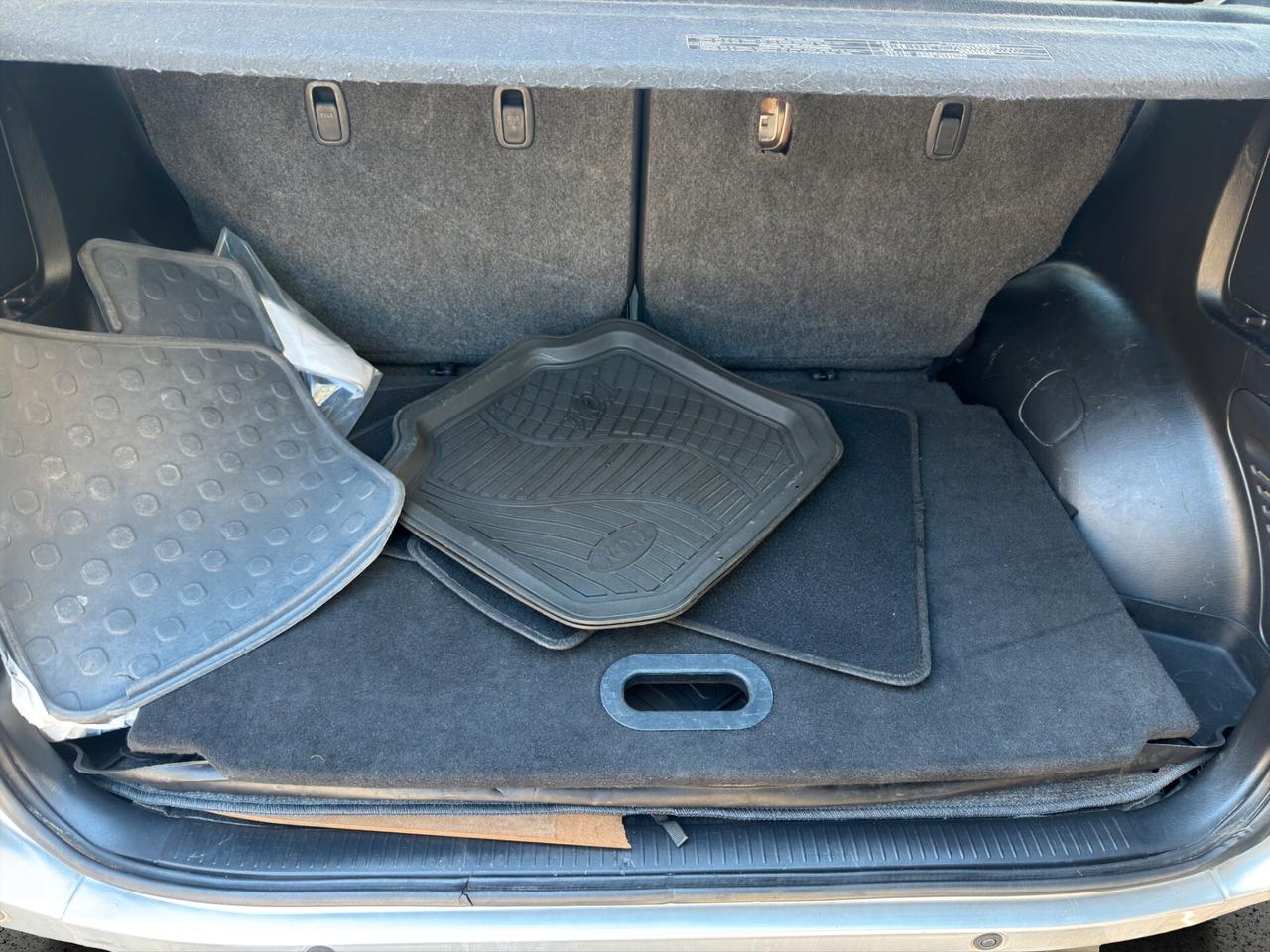 ToyotaRAV4 2.0 D-4D 5 porte-PELLE/TETTO APRIBILE
