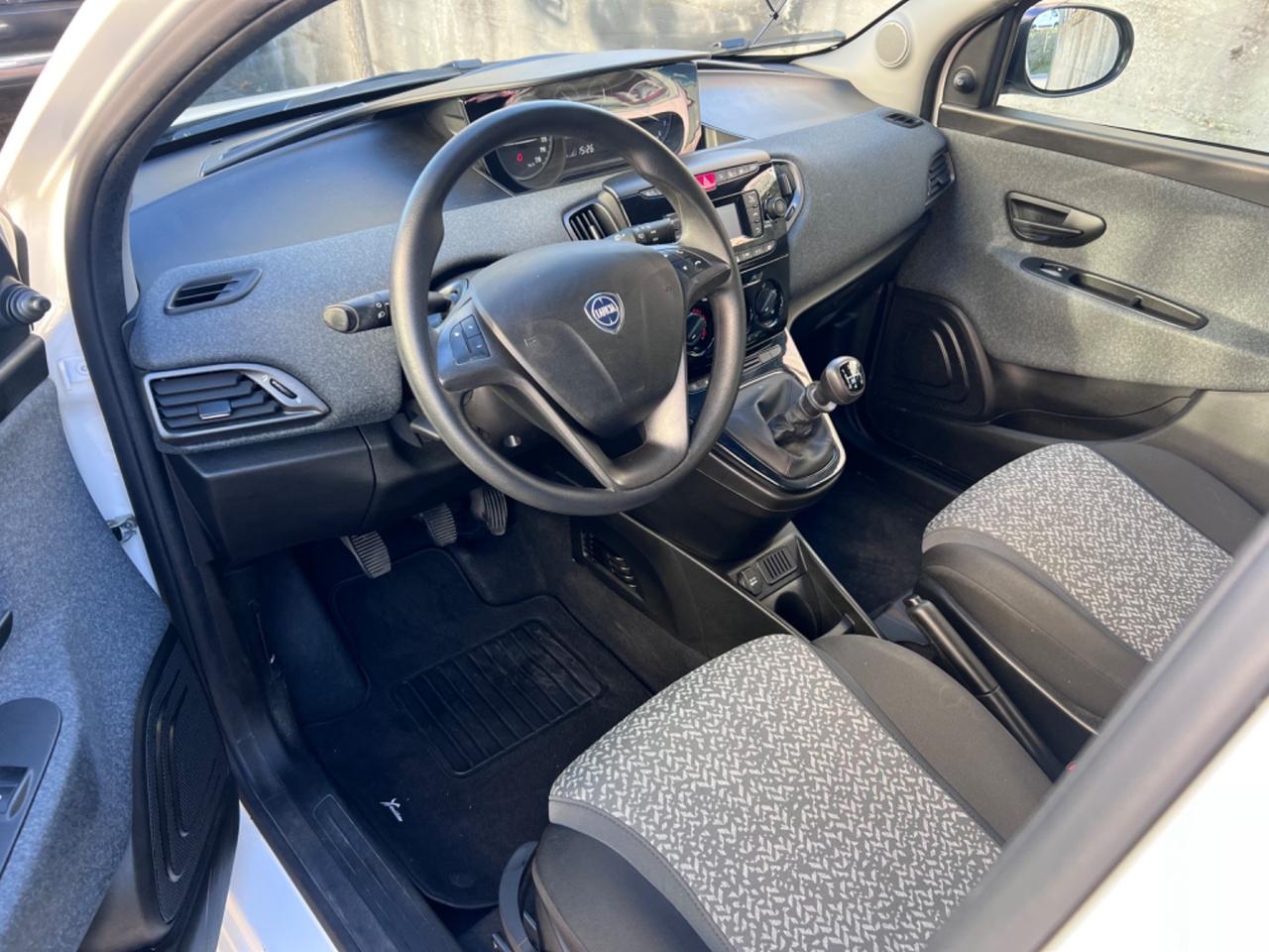 Lancia Ypsilon 1.2 69 CV 5 porte Gold GPL Di Serie