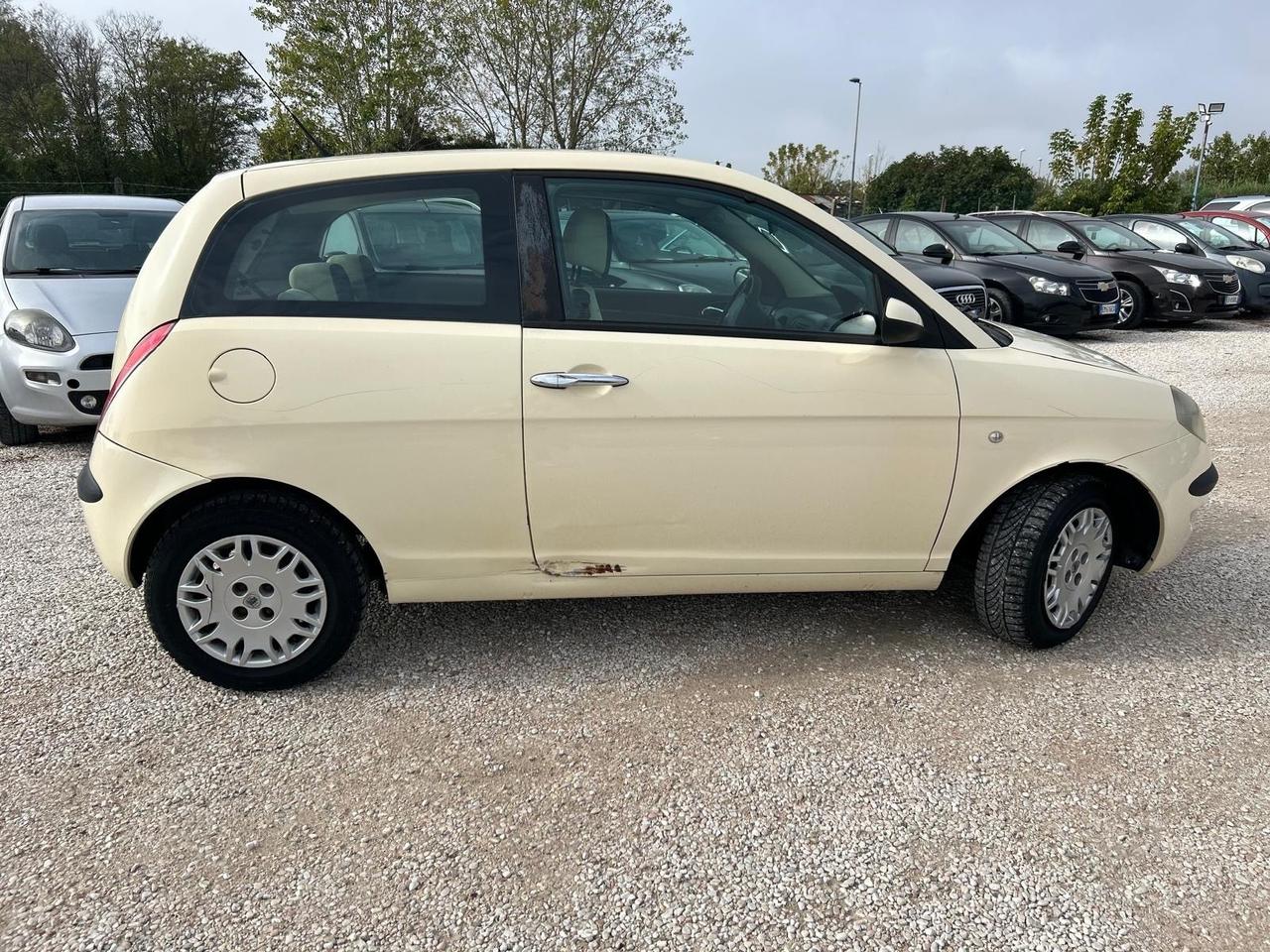 Lancia Ypsilon 1.2 Oro NEOPATENTATI 120.000 Km !!