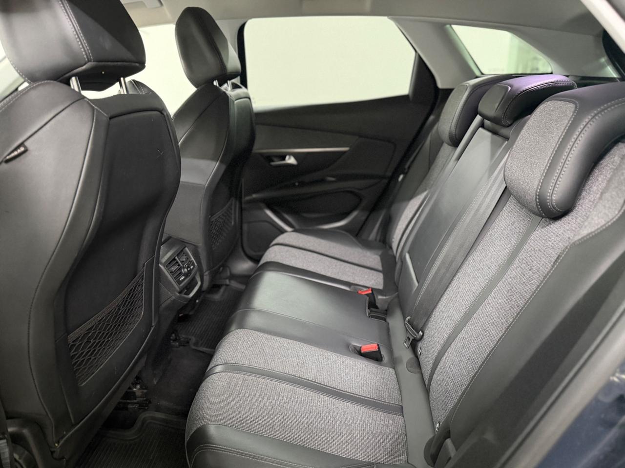 PEUGEOT 3008 CAMBIO AUTOMATICO (anno 2020)