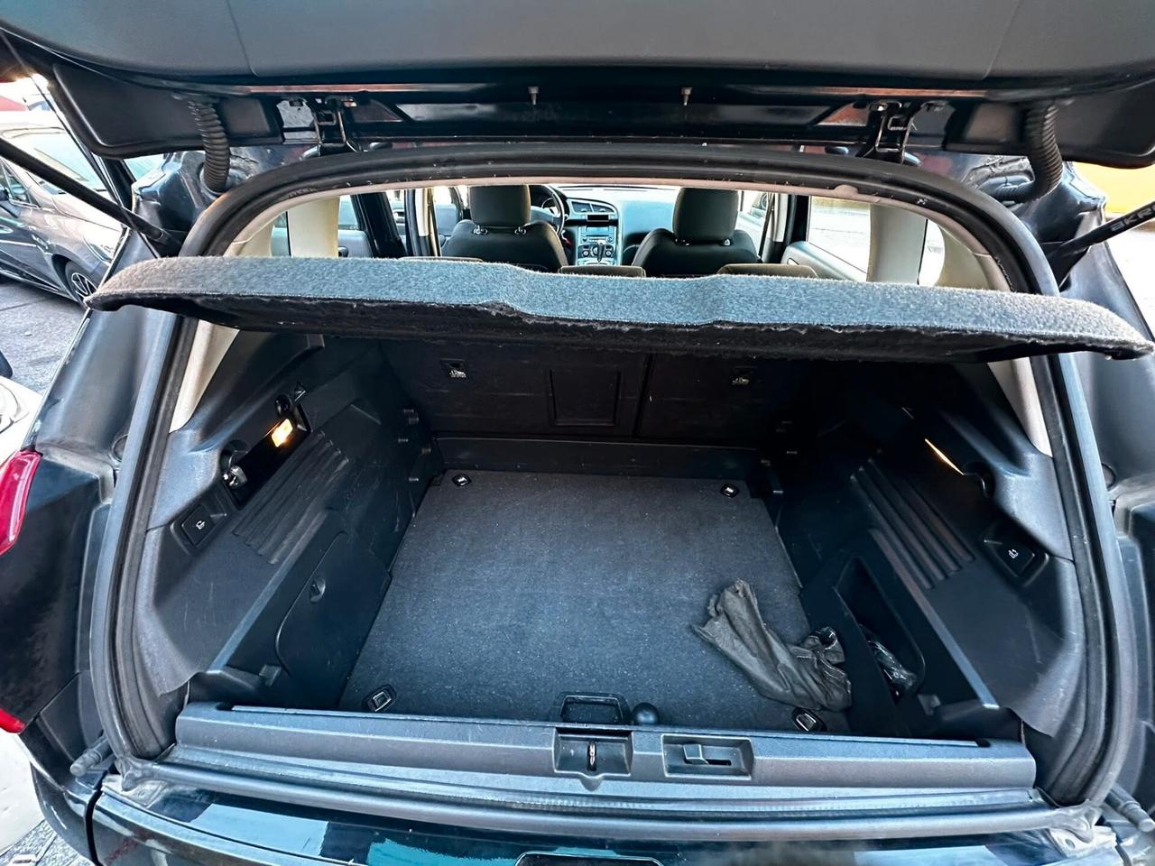 Peugeot 3008 1.6 HDi 110CV AUTOMATICA Premium NEOPATENTATI