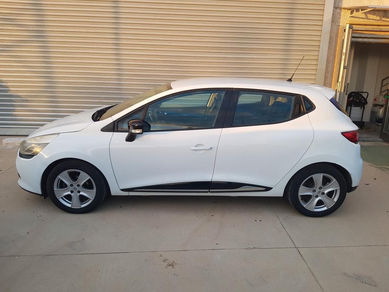 Renault Clio 1.2 75CV 5 porte Zen