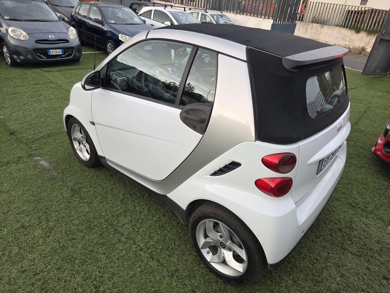 Smart ForTwo 1000 62 kW cabrio Neopatentati