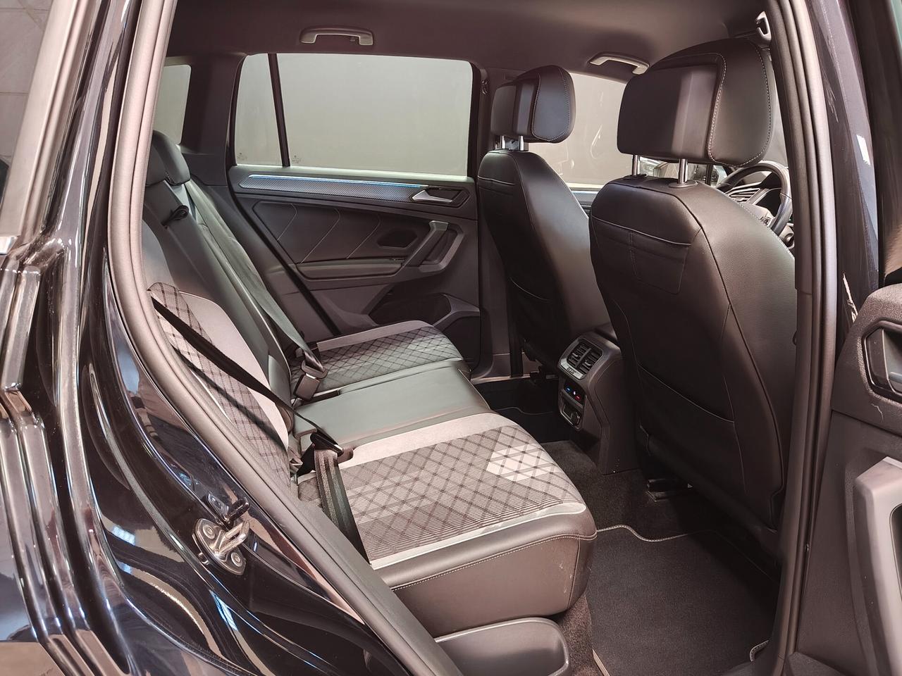 Volkswagen Tiguan 2.0 TDI 150 CV SCR DSG R-Line