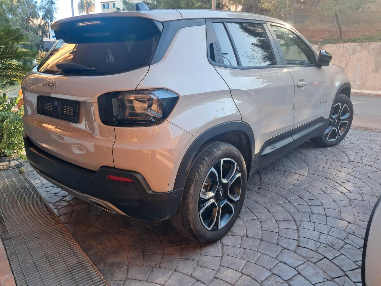Jeep Avenger 1.2 Turbo 100 CV Summit