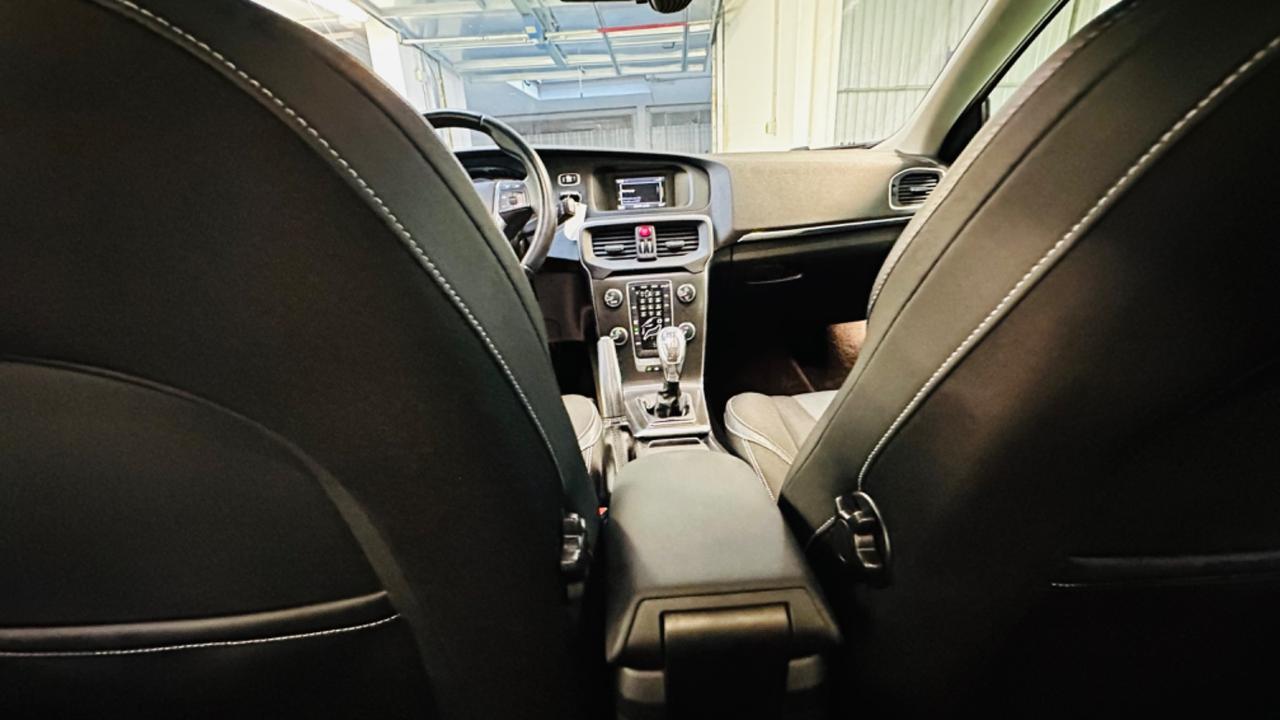 Volvo V40 D2 1.6 diesel (anche per neopatentati)