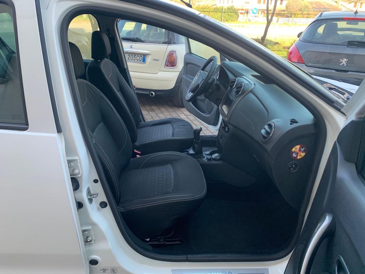 Dacia Sandero 1.2 GPL 75CV Lauréate benz gpl