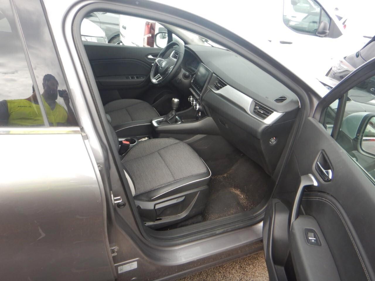 Renault Captur 1.0 TCE 90CV TECHNO ( FARI LED - TETTO BICOLORE NAVI MIRROR PDC CERCHI 17 )