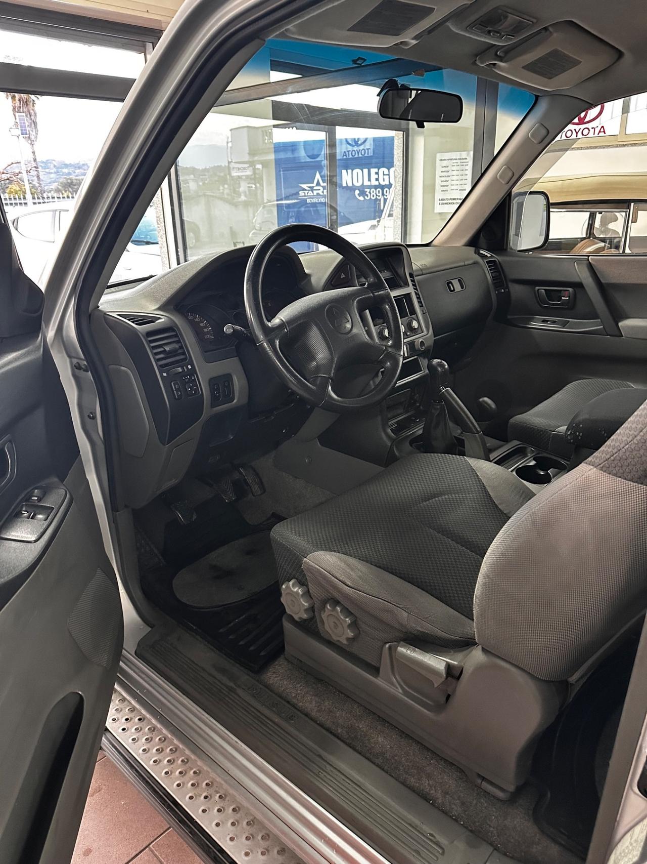 Mitsubishi Pajero 2.5 TDI 3p. GLS1