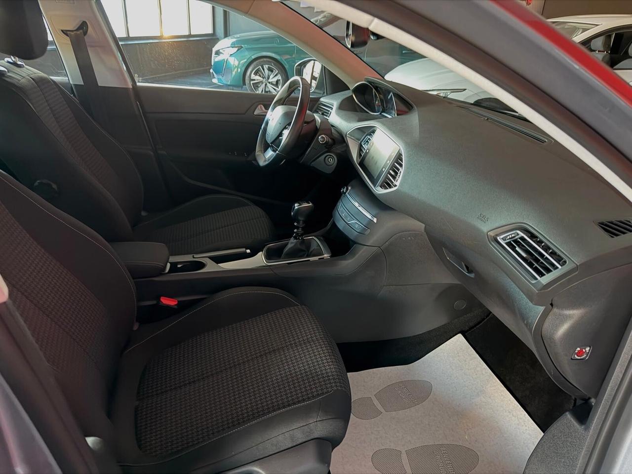 Peugeot 308 BlueHDi 130 S&S SW Allure