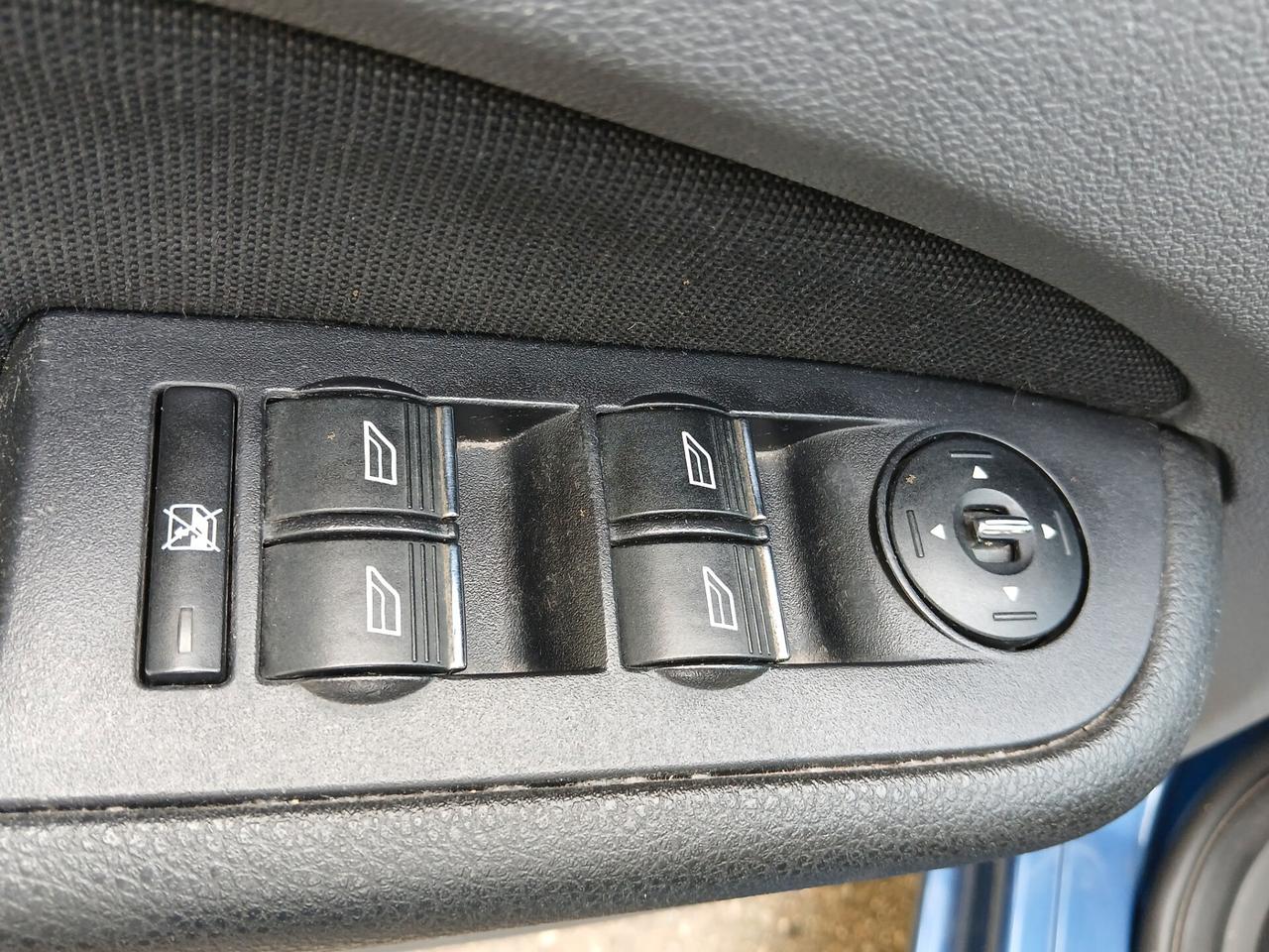 Ford Focus 1.6 TITANIUM ok neopatentati