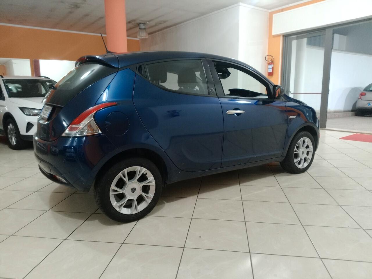 Lancia Ypsilon 1.2 69 CV 5 porte GPL Ecochic Gold