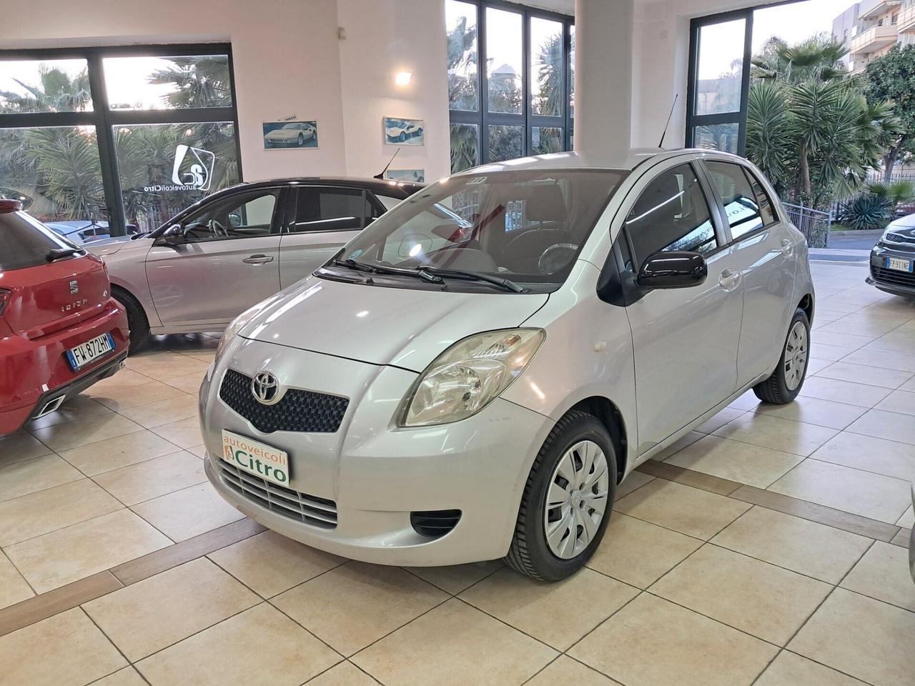 Toyota Yaris 1.0 5 porte Sol