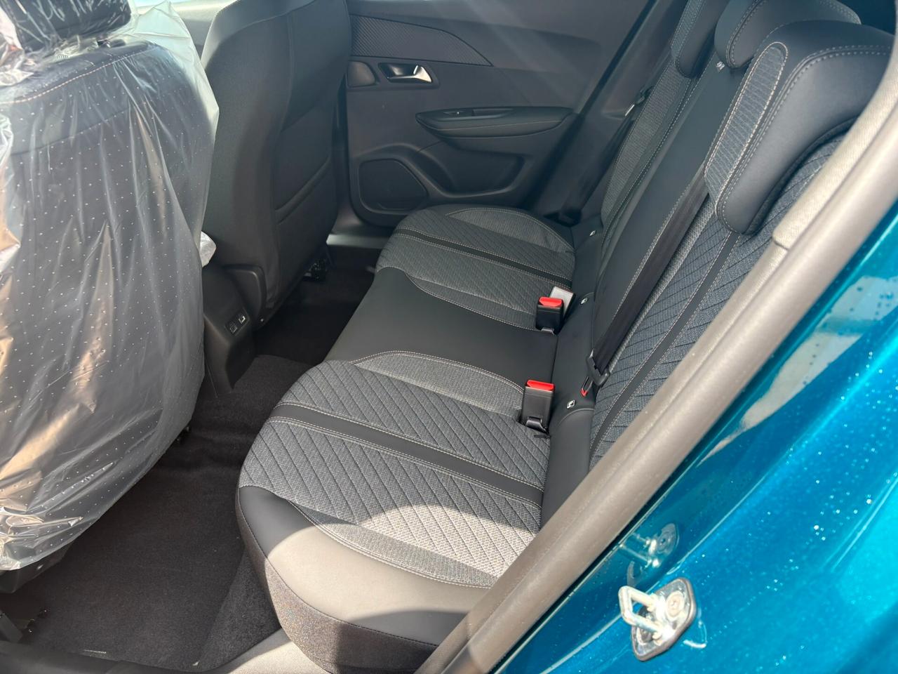 Peugeot 2008 Hybrid 110 e-DCS6 Allure