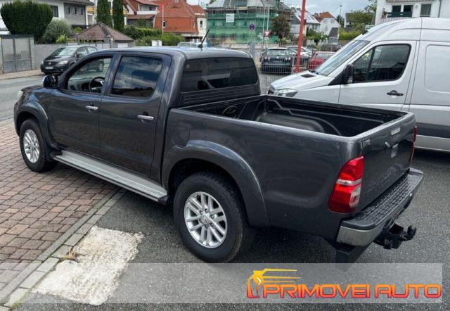 TOYOTA Hilux 3.0 D-4D aut.4WD 4p. DC Stylex