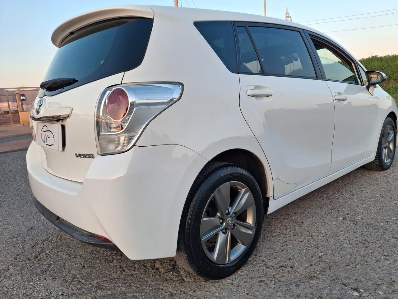 Toyota Verso 1.6 D-4D Style 7 Posti-TETTO-NAVIGATORE--