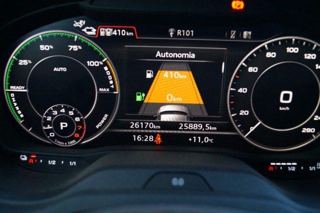 AUDI A3 SPB 40 e-tron S tronic Admired TFSI COCKPIT