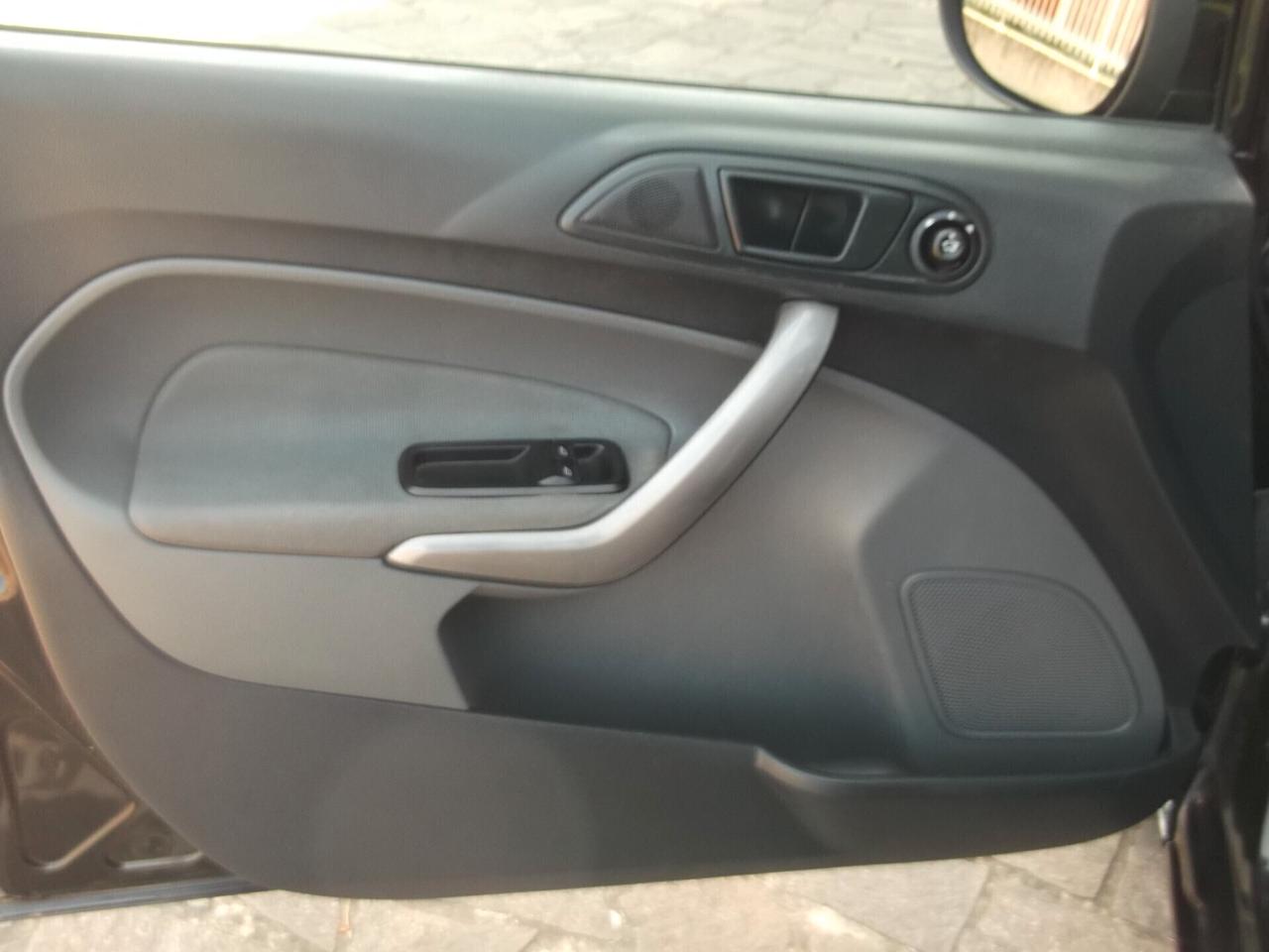 Ford Fiesta 1.2 Benzina Neopatentati 2009