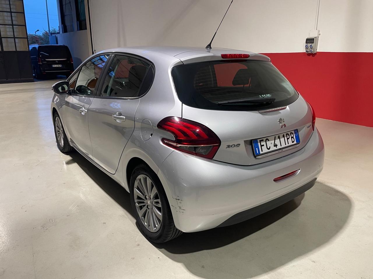 Peugeot 208 PureTech 82 5 porte Allure