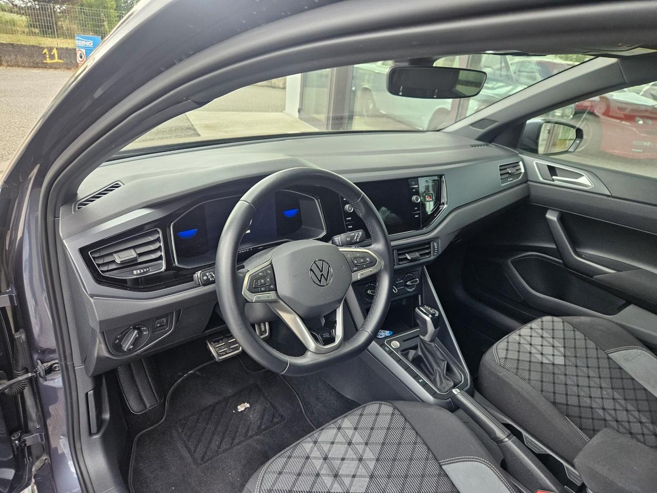 Volkswagen Polo 1.0 TSI DSG R-Line