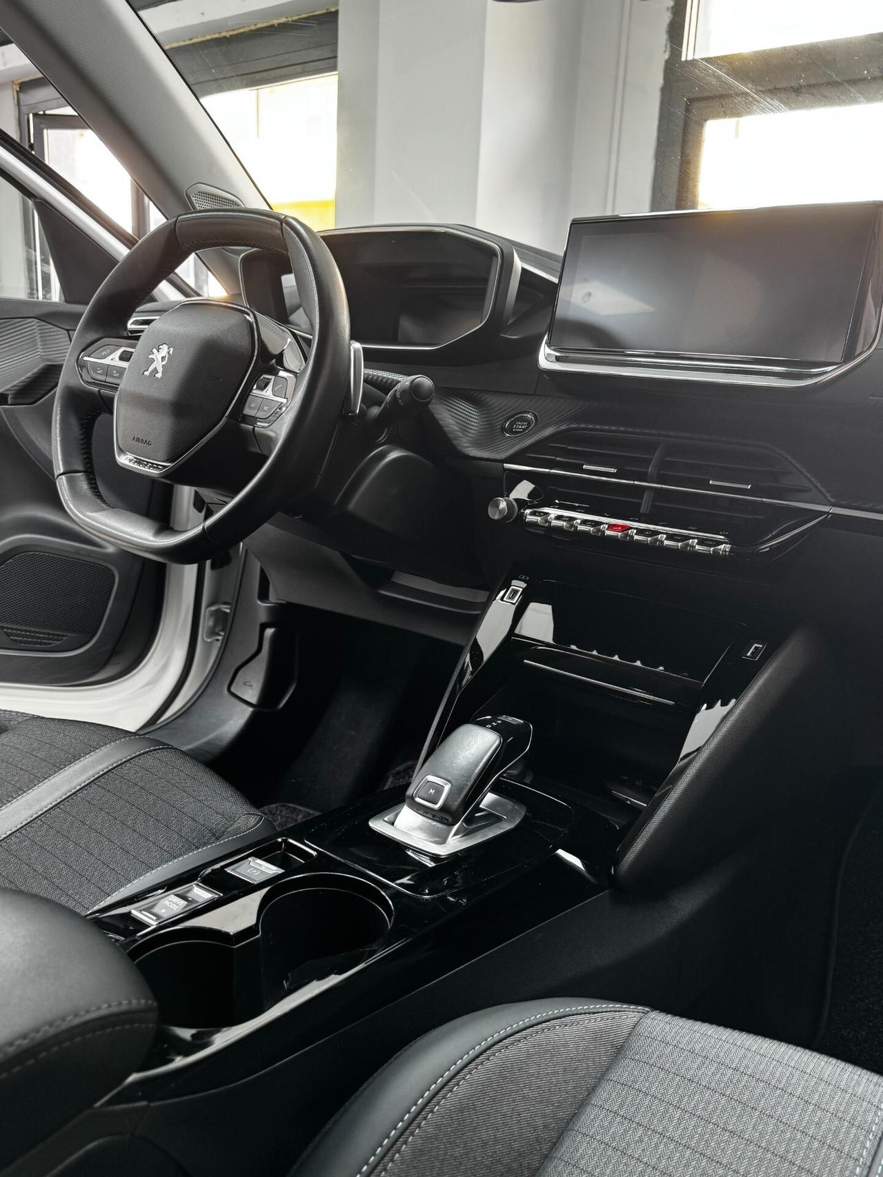 Peugeot 2008 BlueHDi 130 S&S EAT8 Allure