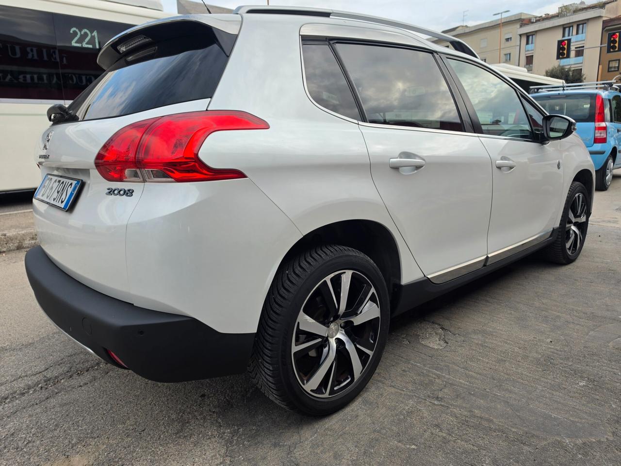 Peugeot 2008 BlueHDi 120 S&S Allure