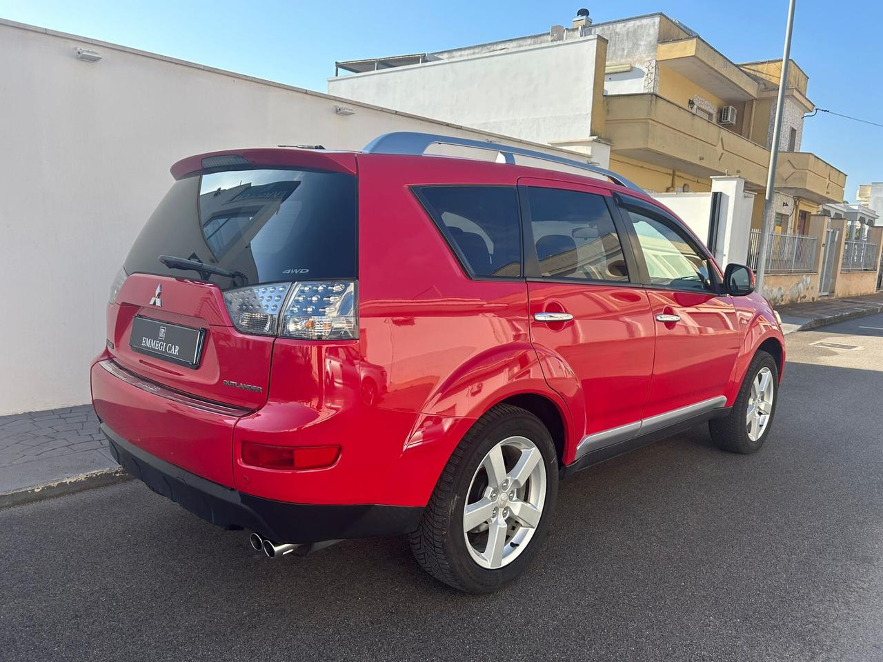 Mitsubishi Outlander 2.0 DI-D 4X4 7 POSTI-2009