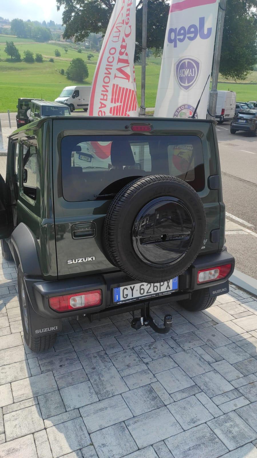 Suzuki Jimny 4 posti