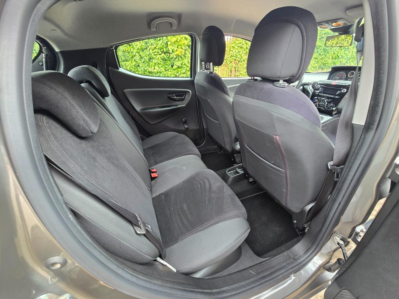 LANCIA YPSILON ECOCHIC 2015 PARI AL NUOVO