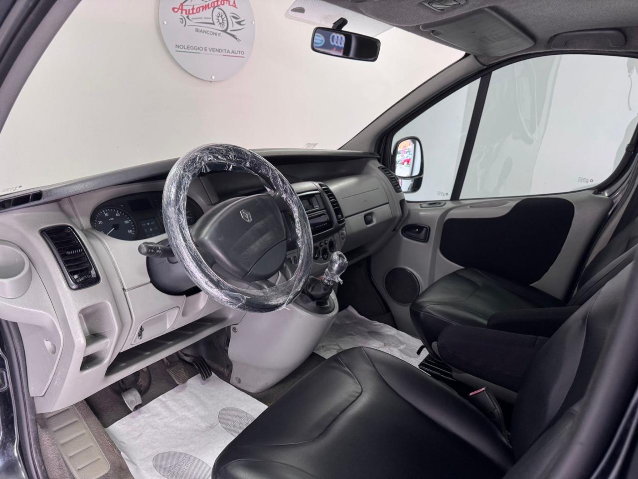 Renault Trafic 2.5 dCi -VETRATO-OMOLOGATO 8 POSTI -2005