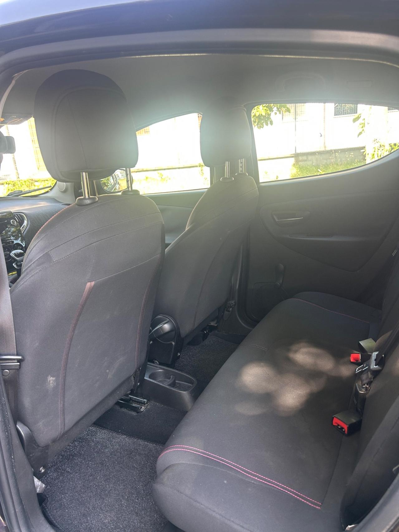 Lancia Ypsilon 1.2 69 CV 5 porte S&S Gold