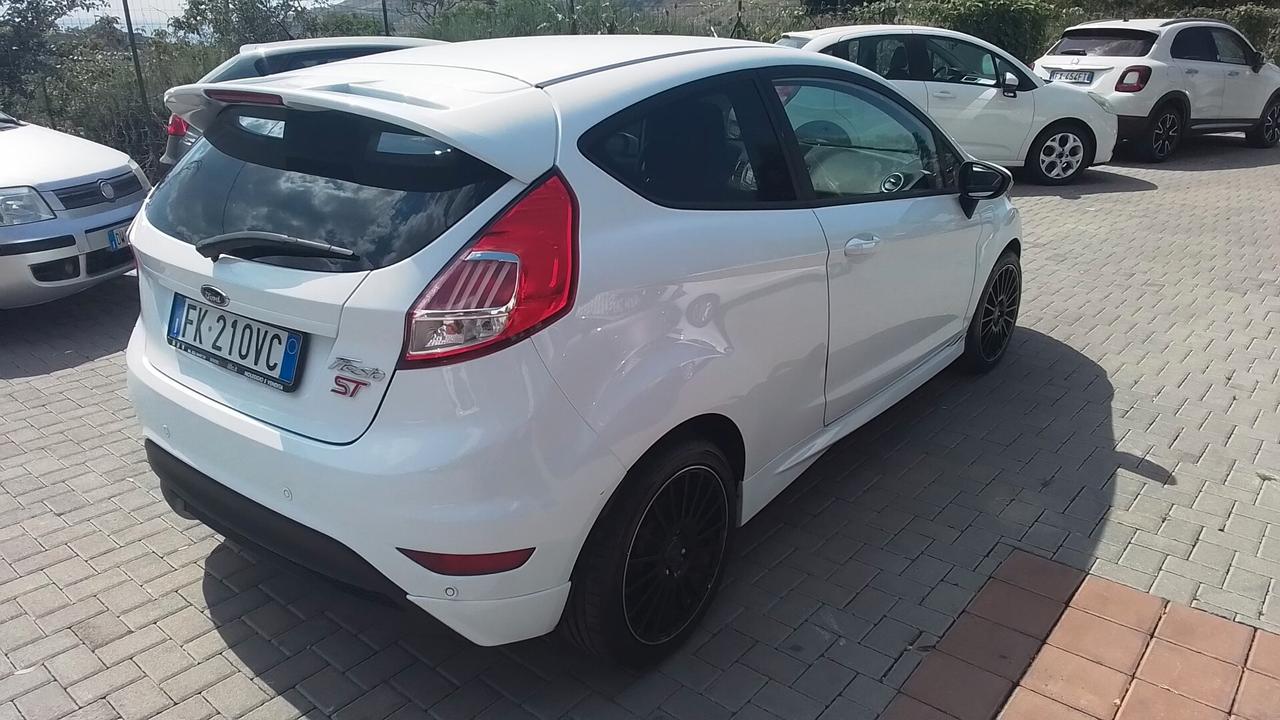 Ford Fiesta 1.5 TDCi 75CV 3 porte ST-Line