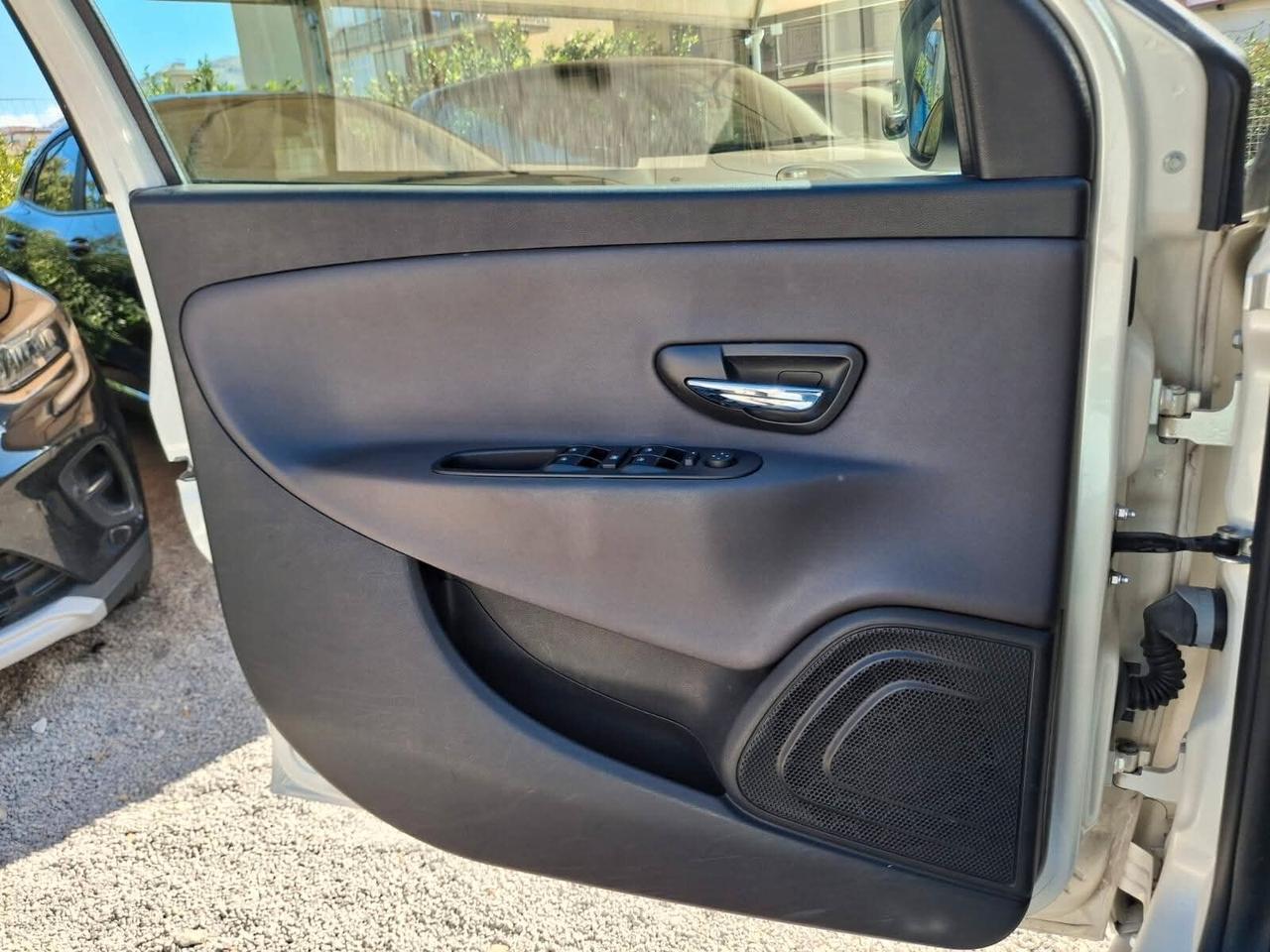 Lancia Ypsilon 1.3 MJT 16V 95 CV 5 porte S&S Gold