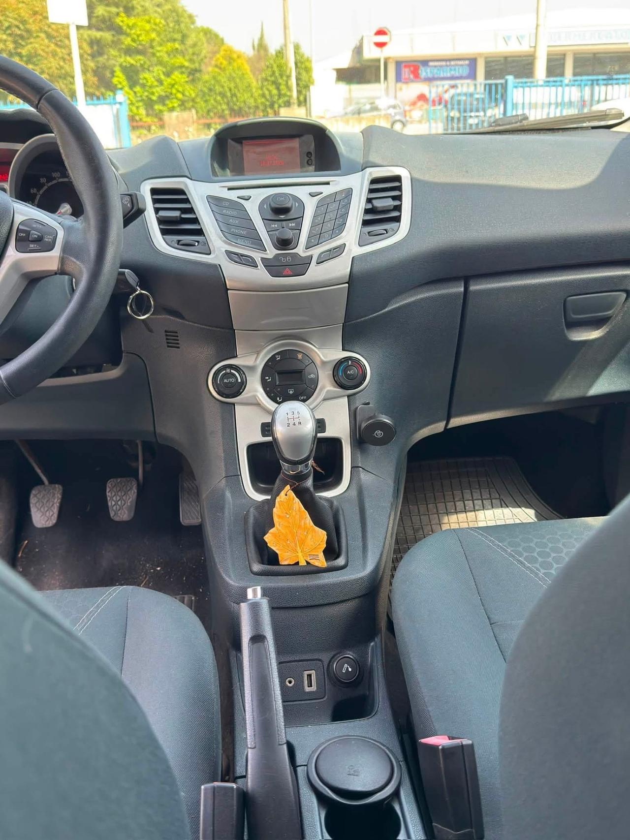 Ford Fiesta 1.4 TDCi 70CV 5 porte Titanium