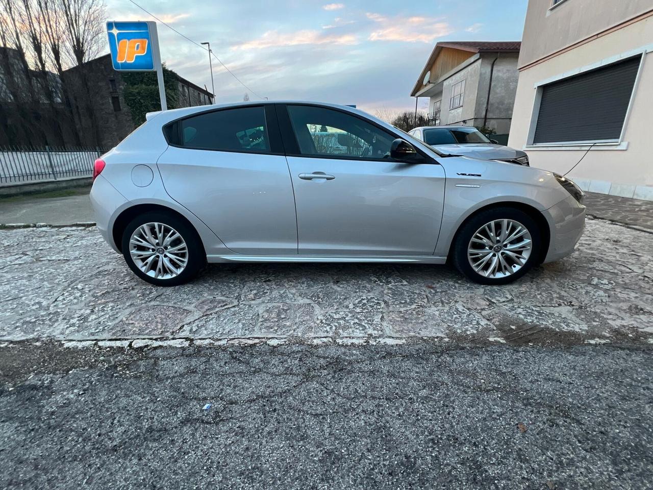 Alfa Romeo Giulietta 1.6 JTDm TCT 120 CV Super Pack sportivo Veloce