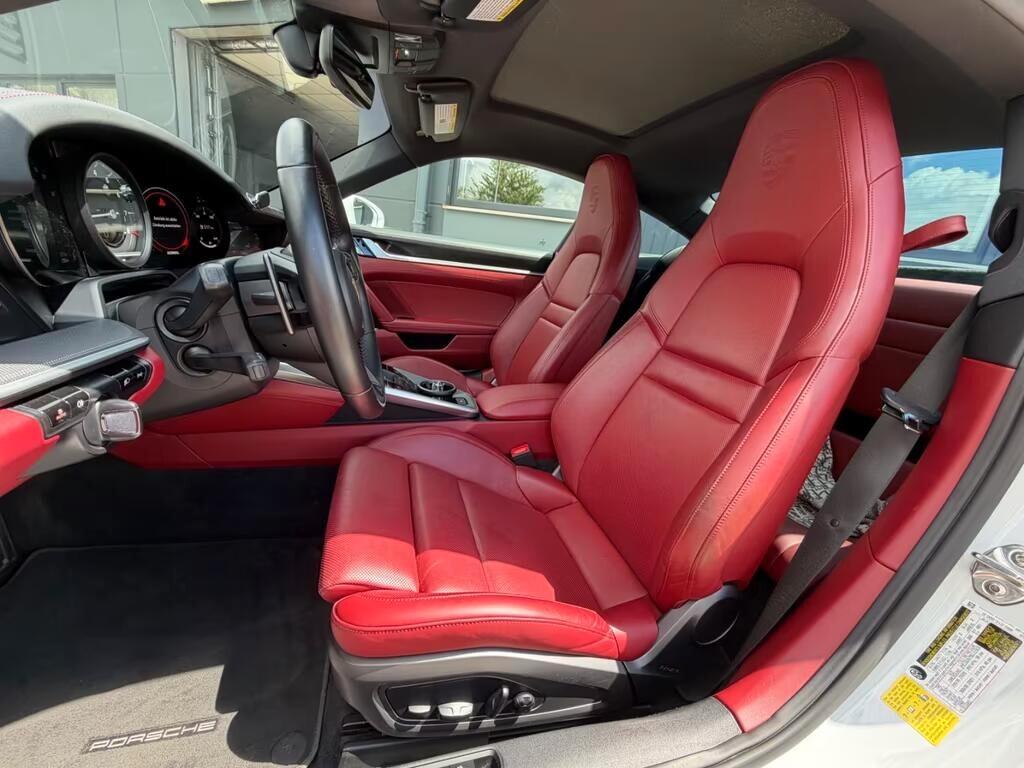 Porsche 911 Carrera 992