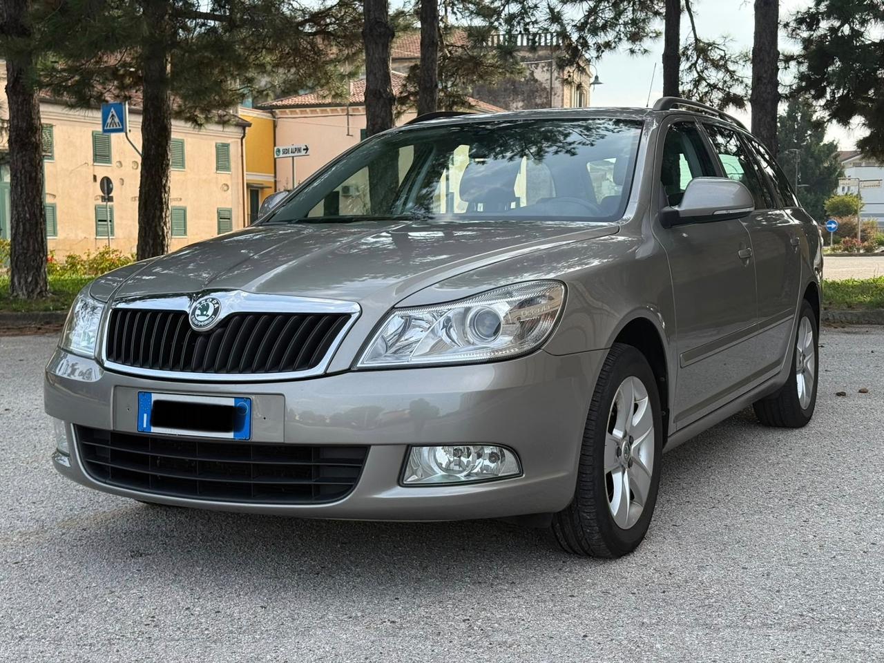 Skoda Octavia 1.6 TDI CR F.AP. DSG Wagon Elegance