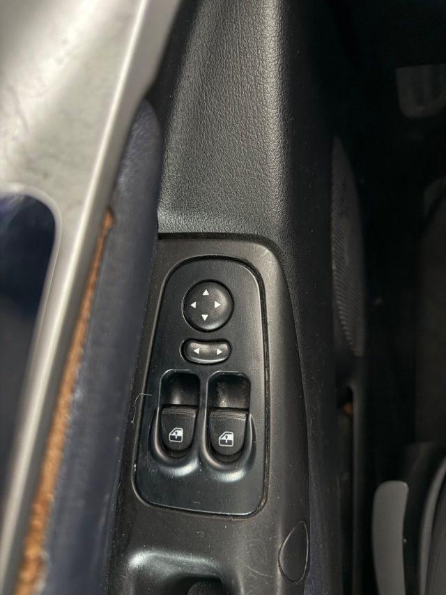 LANCIA Ypsilon 1.2 .Argento