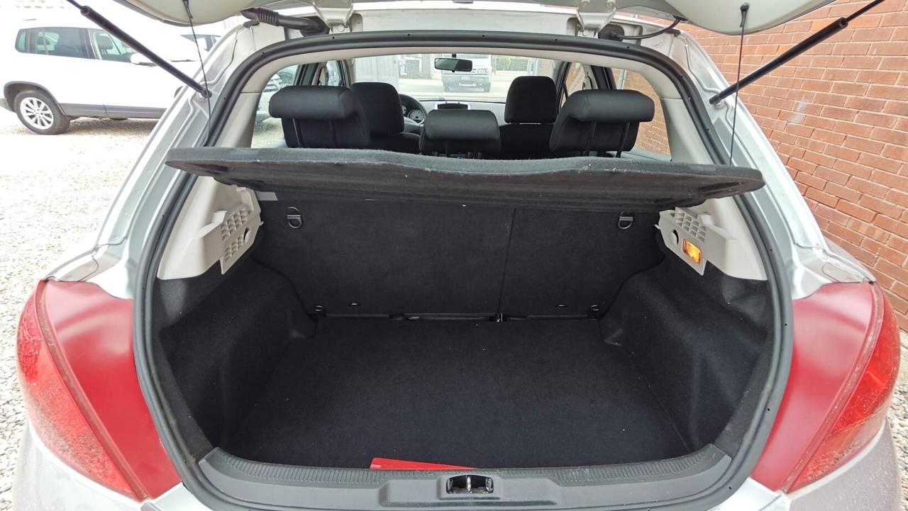 Peugeot 207 1.4 8V 75CV 5p. ONE Line