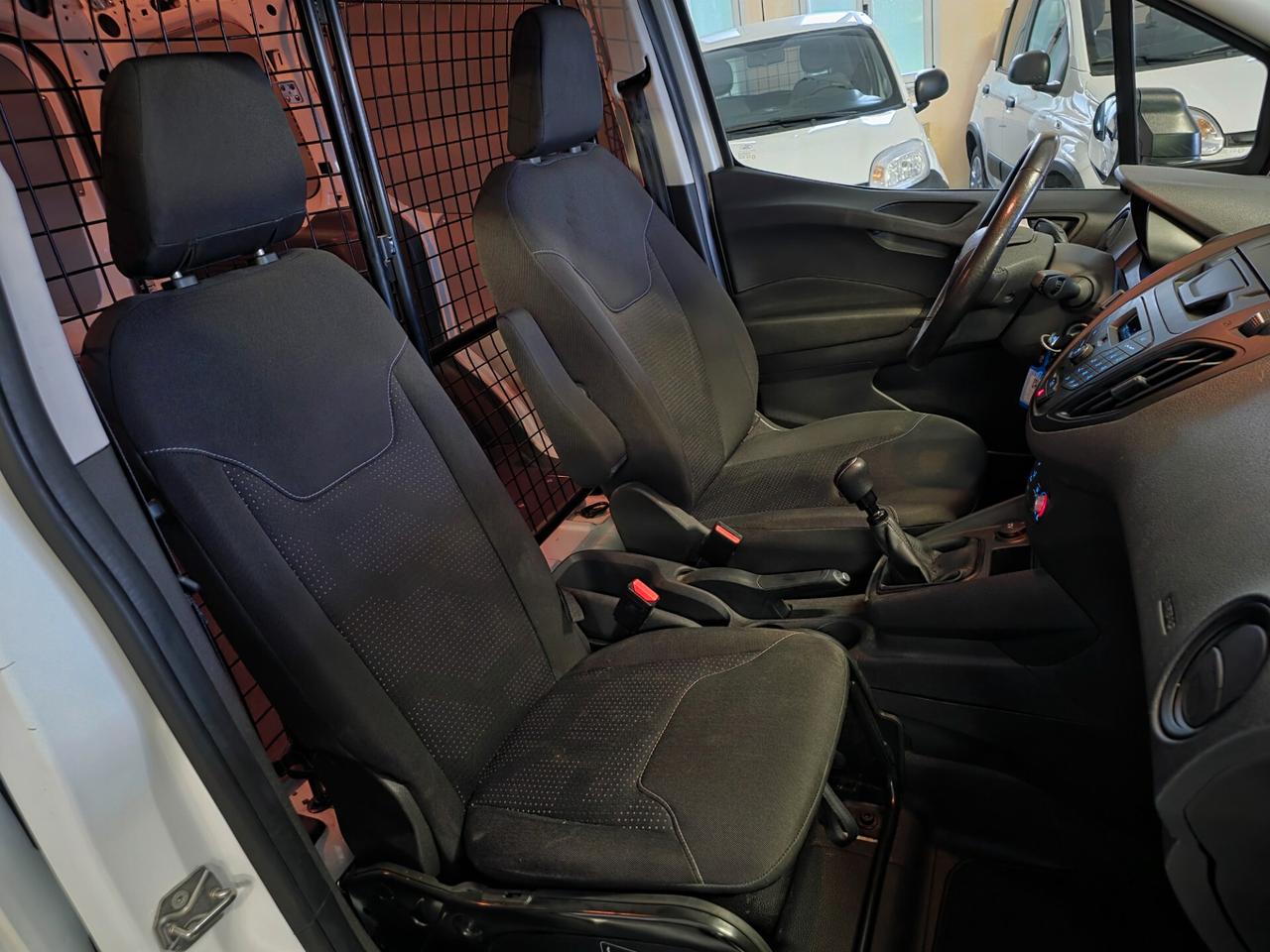 Ford Transit Courier 1.5 TDCi Van autocarro N1 2 posti volume variabile