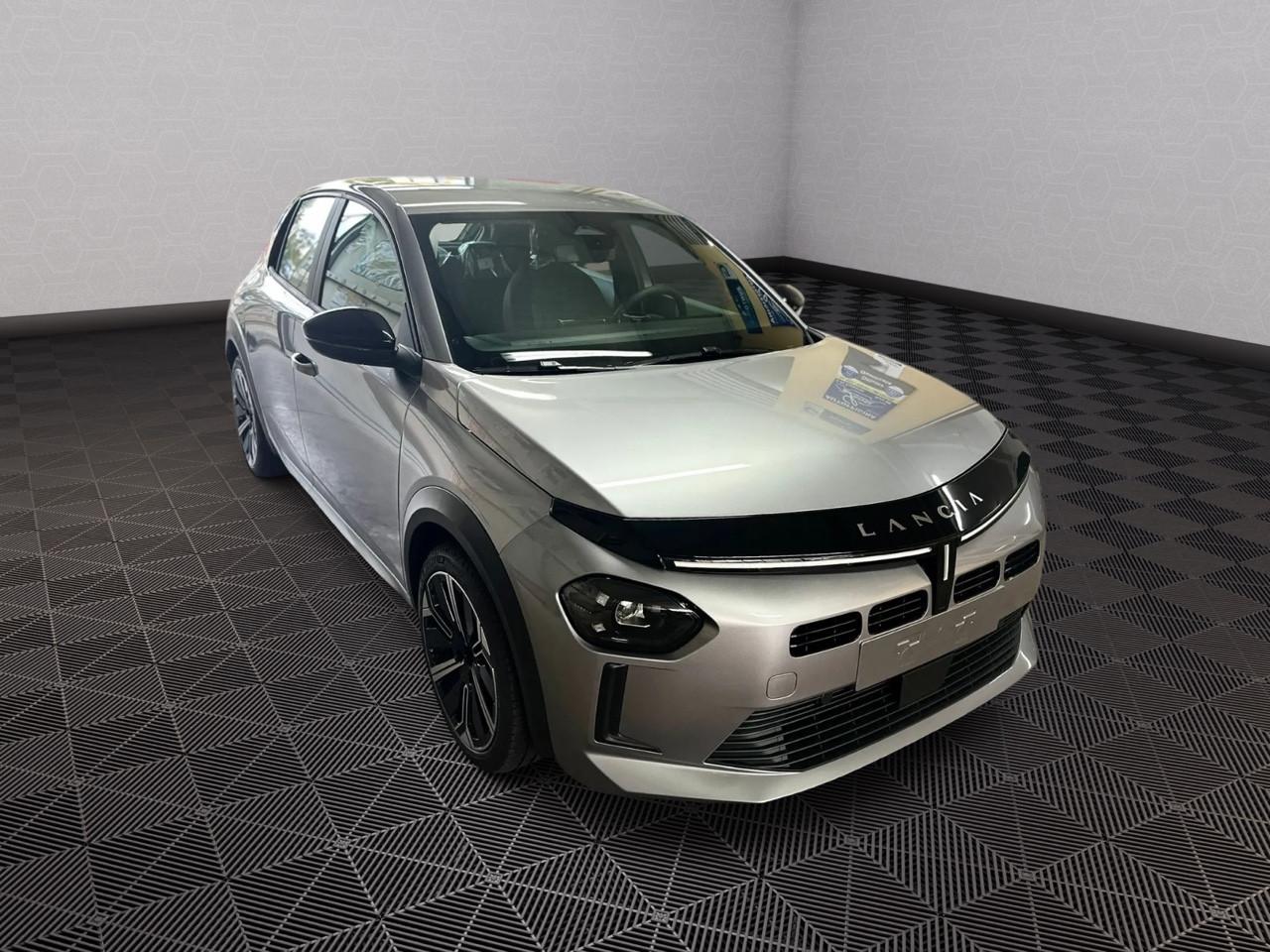 Lancia Ypsilon Hybrid e-DCT