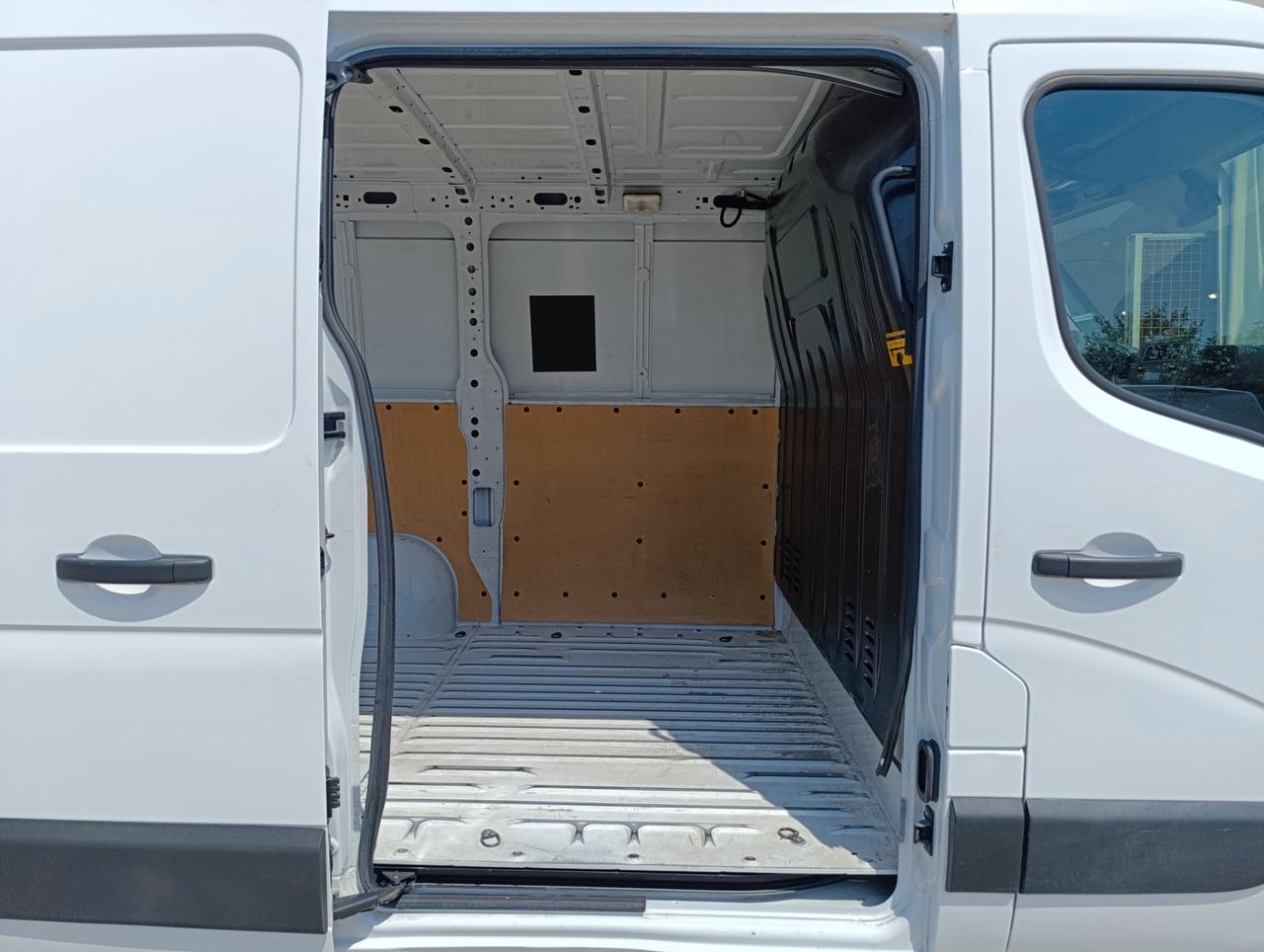 RENAULT Master T28 2.3 dci 135cv L1H1 Ice Plus
