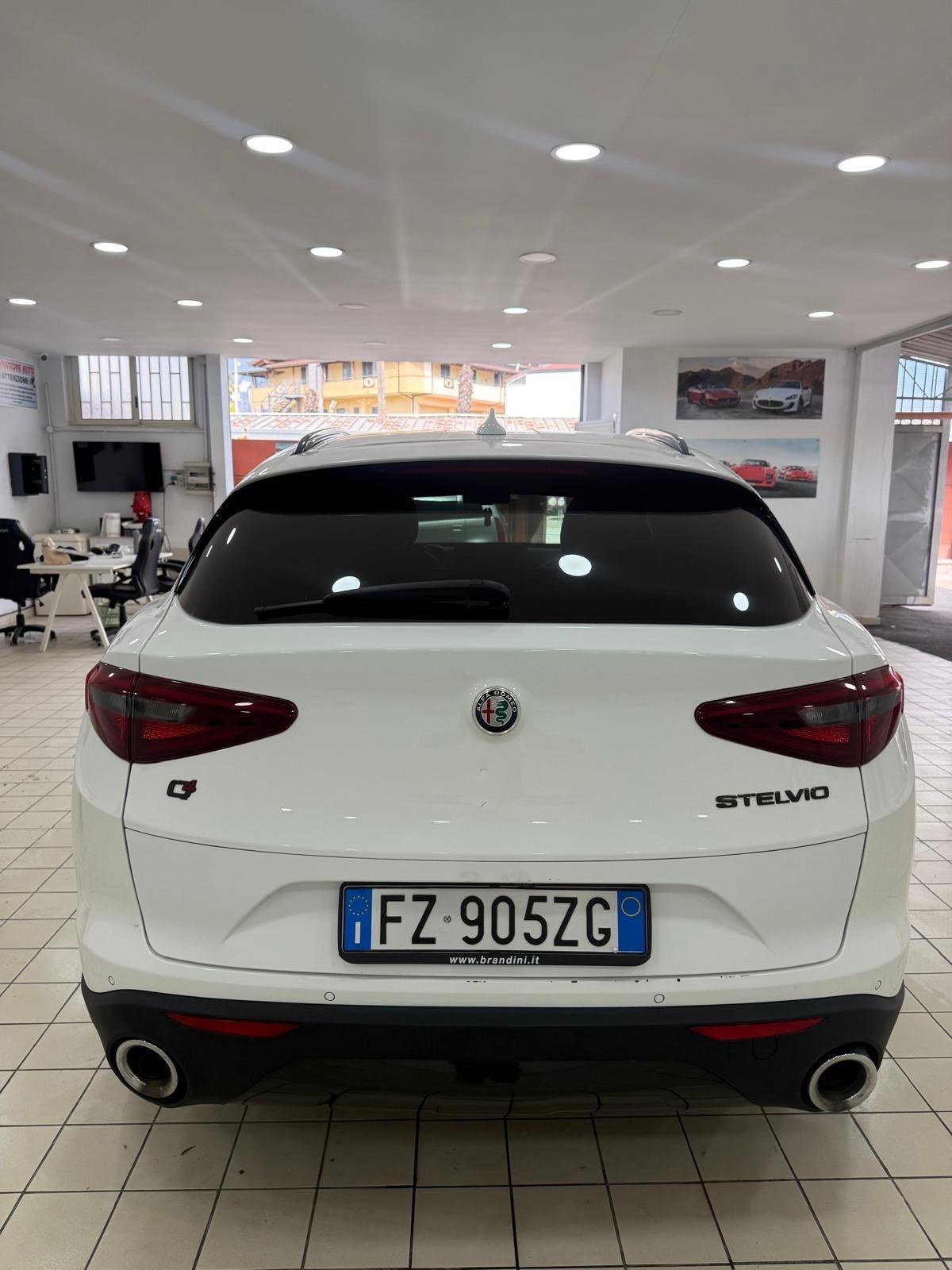 Alfa Romeo Stelvio 2.2 Turbodiesel 210 CV AT8 Q4 Business