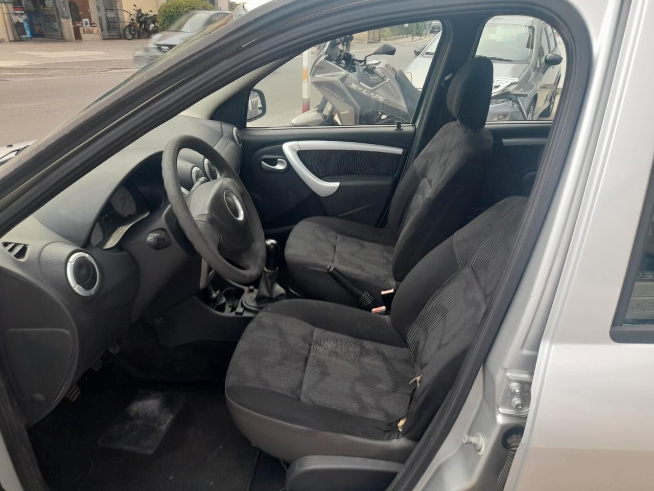 Dacia Logan 1.6cc gpl 12 mesi garanzia-2009