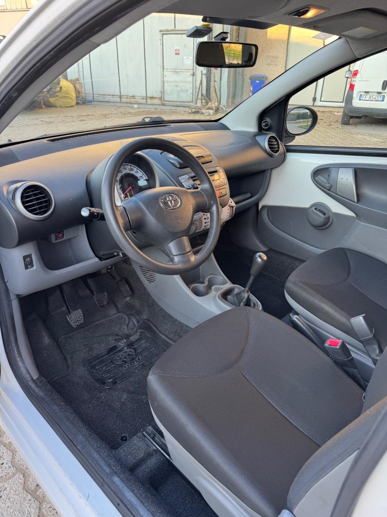 Toyota Aygo 1.0 benzina 2011