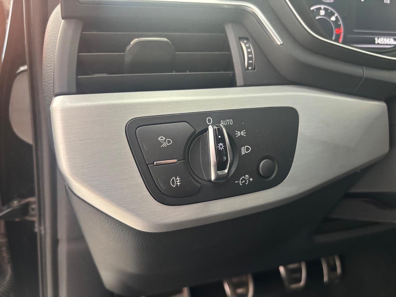 Audi A4 Avant 2.0 TDI 150 CV s-line permute e finanziamenti