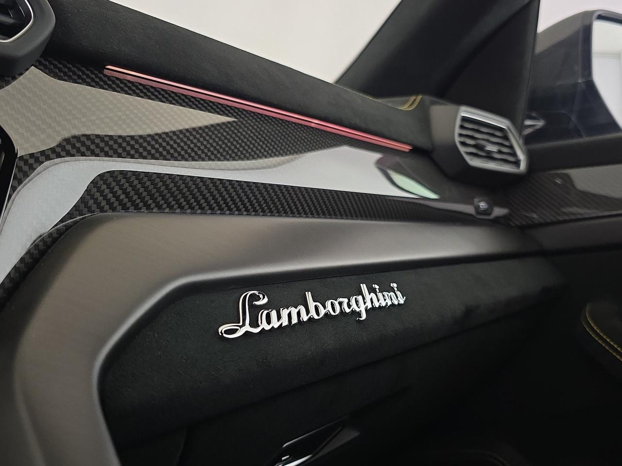 4.0 v8 Performante - Carbon Pack completo