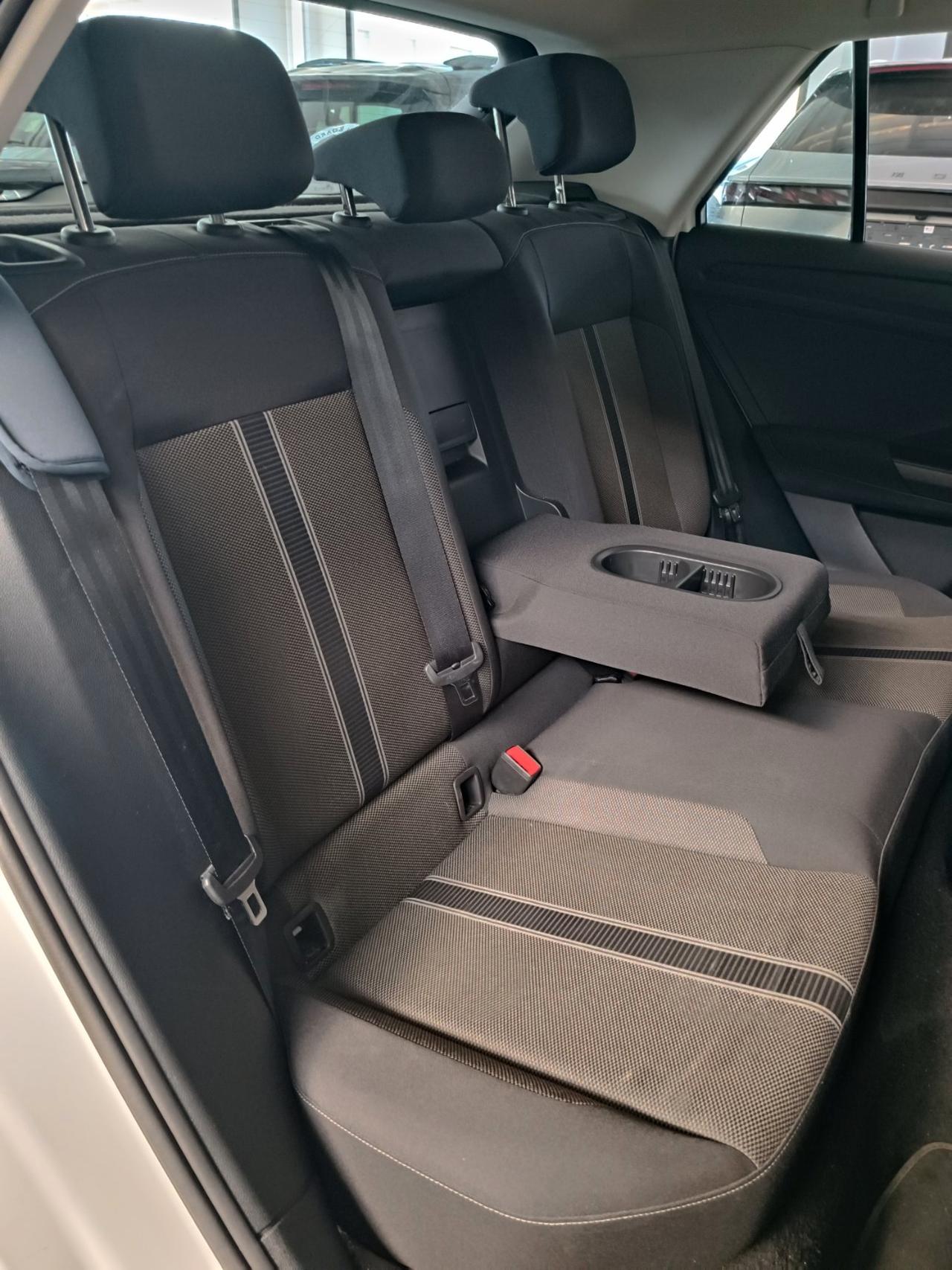 Volkswagen T-Roc 1.0 tsi 110cv