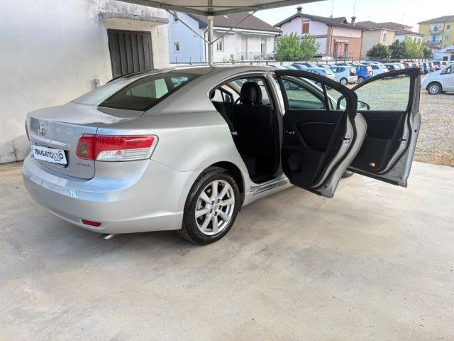 TOYOTA Avensis 2.0 D-4D KM E MOTORE ORIGINALI TAGLIANDI CERTIFICA
